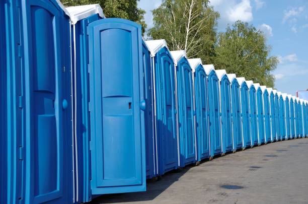 Porta potty delivery and setup in Basile, LA